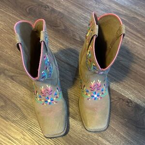 Ariat Wildflower girls boots size 4 canyon tan